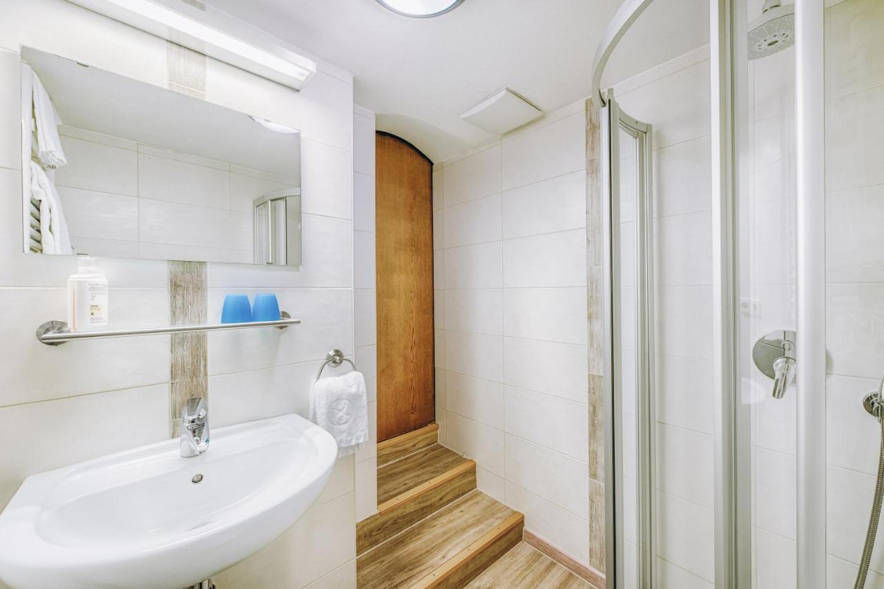 Hotel Garni Nuss ไกรน์เนา ภายนอก รูปภาพ