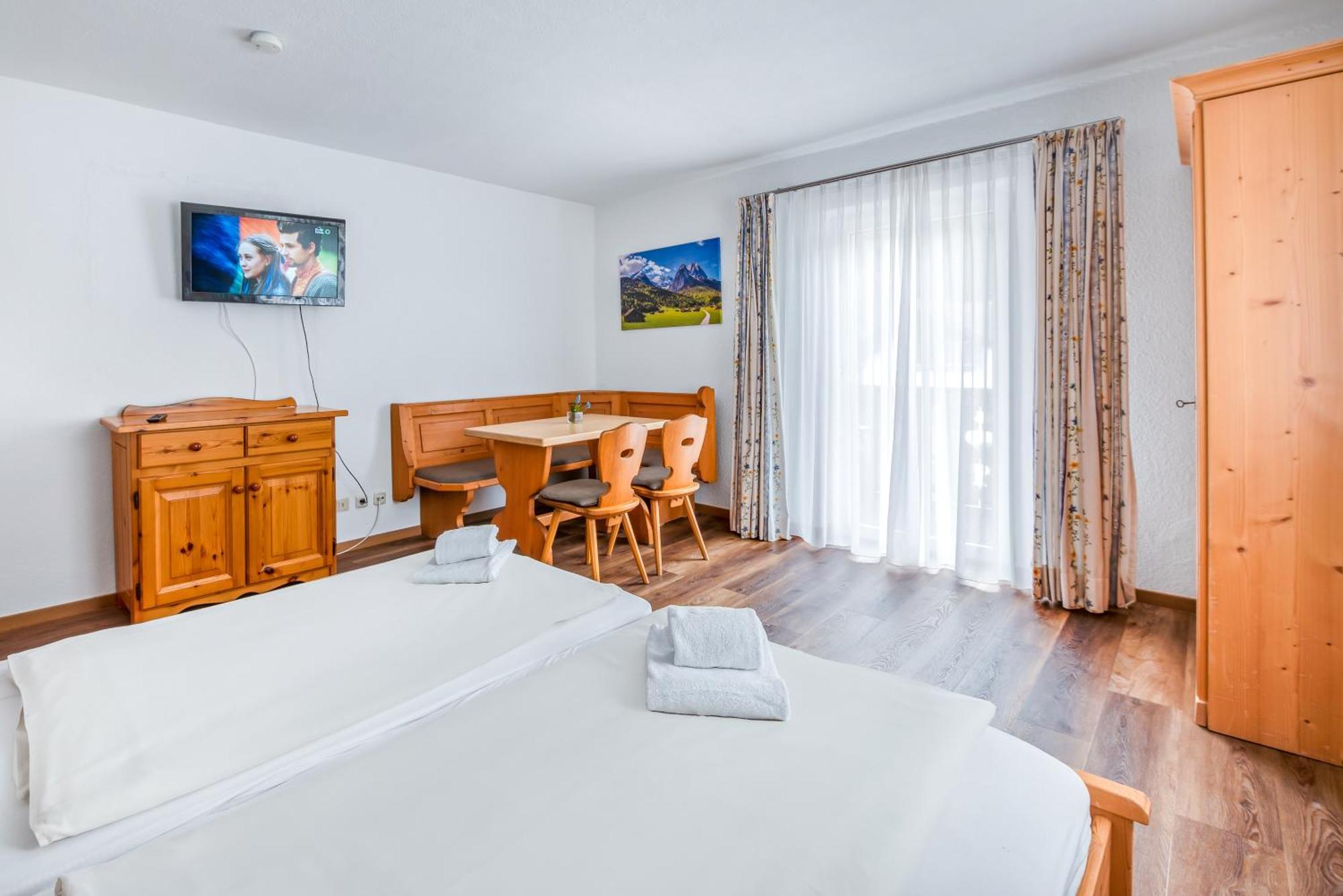 Hotel Garni Nuss ไกรน์เนา ภายนอก รูปภาพ