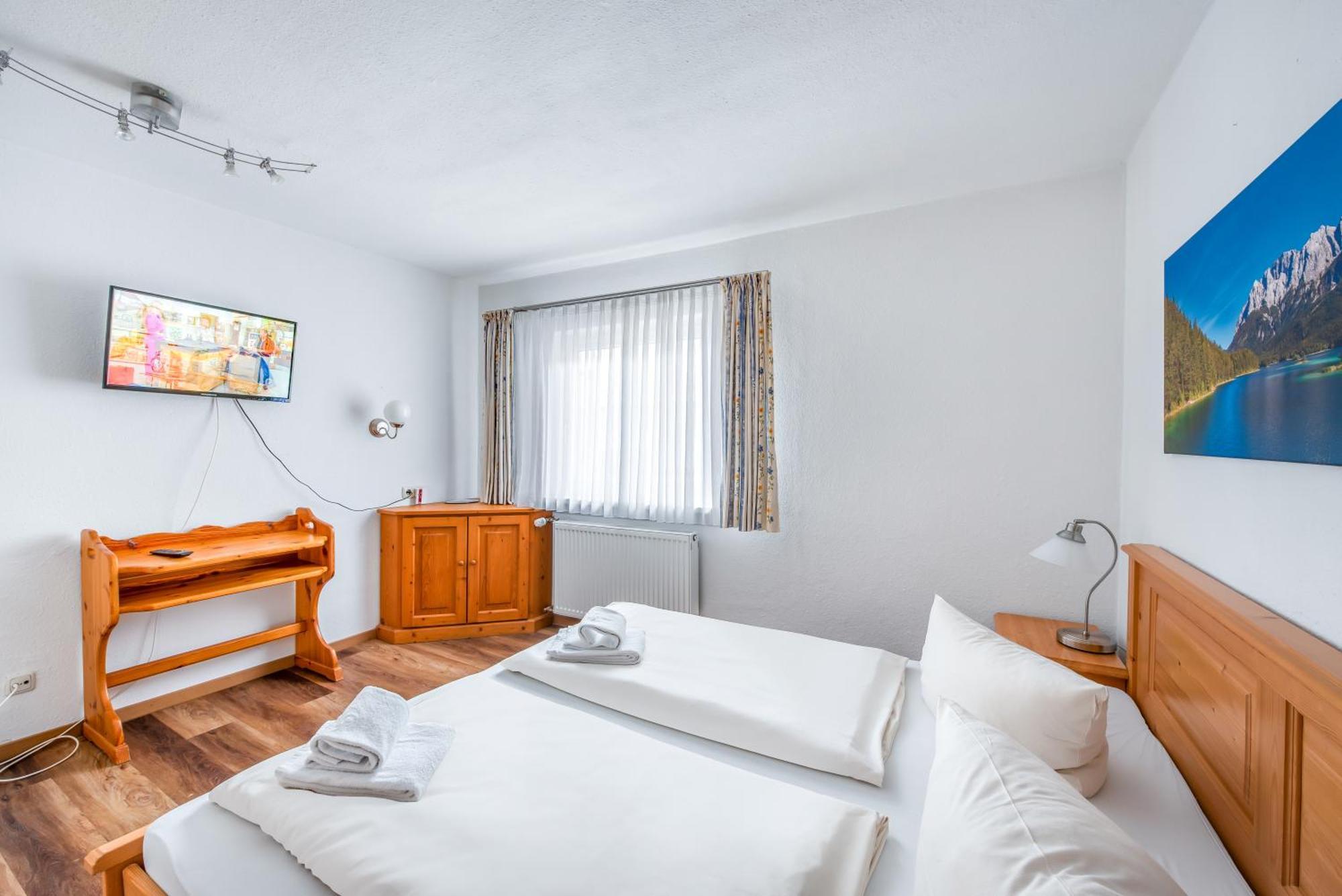 Hotel Garni Nuss ไกรน์เนา ภายนอก รูปภาพ